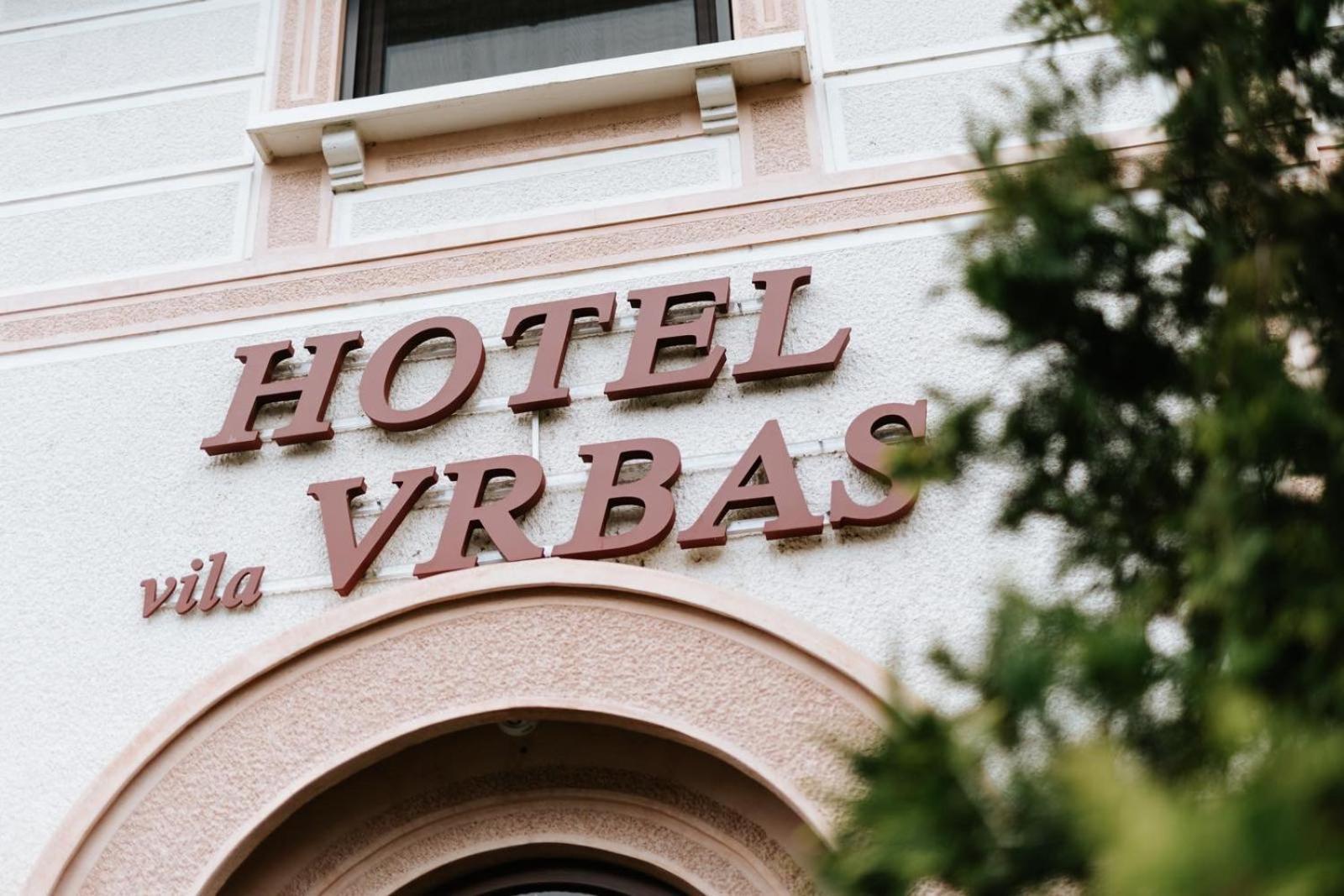 Hotel Vila Vrbas บันยาลูกา ภายนอก รูปภาพ